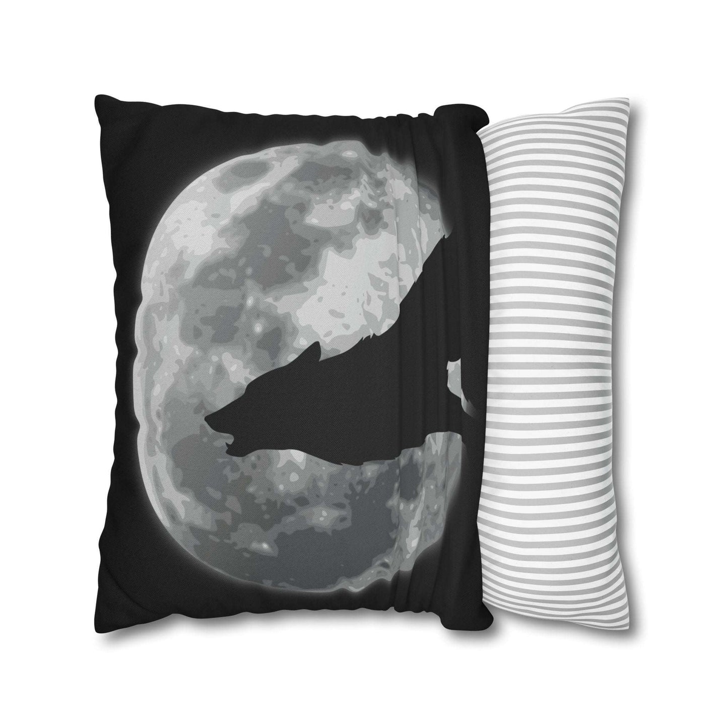 Wolf Howling at the Moon Pillow Case