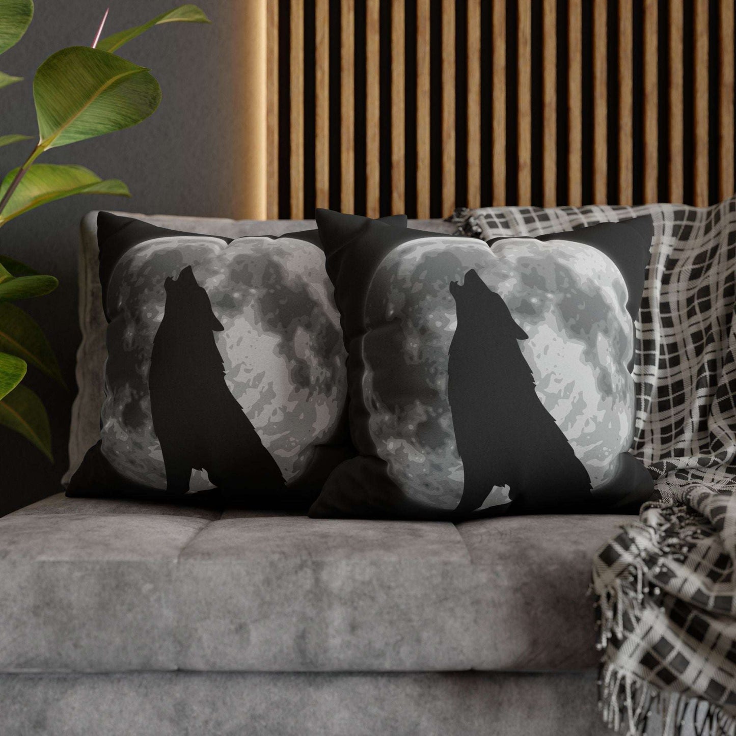 Wolf Howling at the Moon Pillow Case